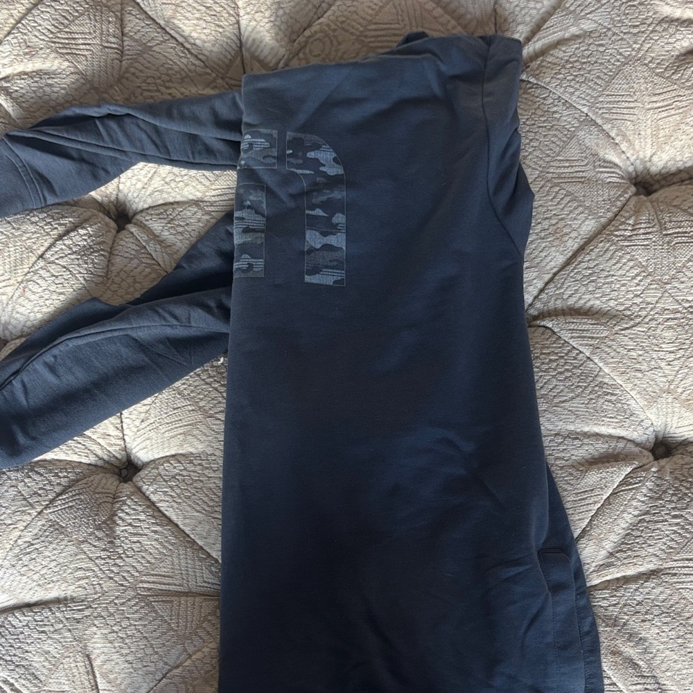 Under Armour Long Sleeve Tee - Dark Gray